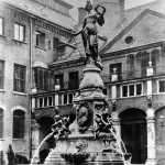 Kiliabrunnen (Geschenk der Stadt Kiel zur Hochzeit des Prinzen 1888) im Innenhof des Kieler Schlosses, Foto, um 1900, Stadtarchiv Kiel