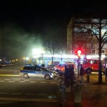 Um 19:15 Uhr wurde an der Ecke Holtenauer Strasse / Schauenburger Strasse ein Brand in einem Supermarkt gemeldet (Bild: ds).